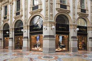 Prada Galleria Mailand Women's store