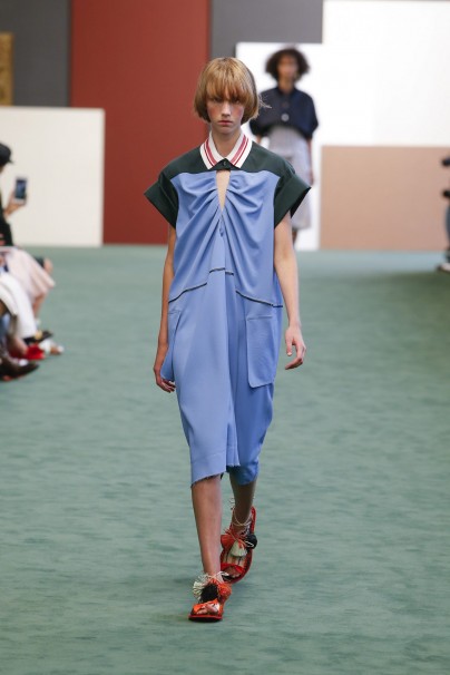 CARVEN Sommer 2018 Blaues gerafftes Sommerkleid von Carven