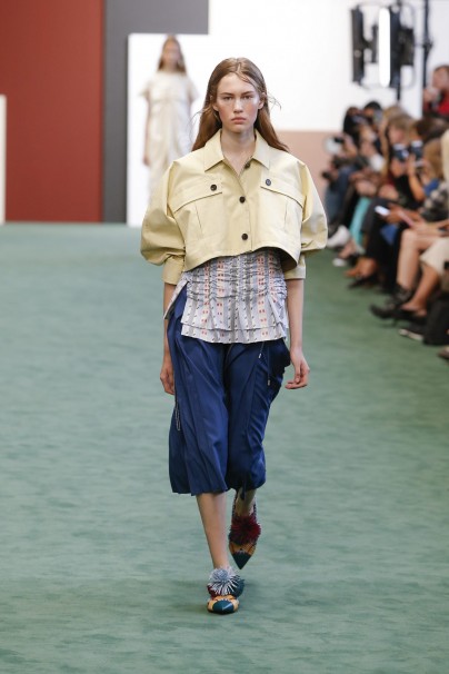 CARVEN Sommer 2018 CARVEN Sommer 2018 Lagenlokk. Kurze Jacke.