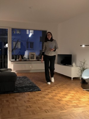 Margot Philippi in ihrer Wohnung