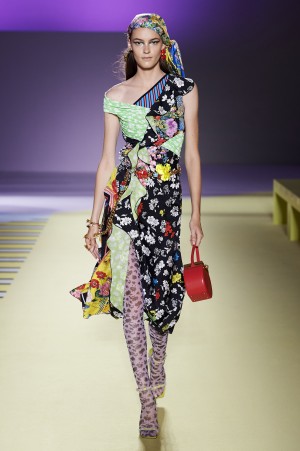 Versace Sommer 2019 geblümtes Kleid Versace Sommer 2019