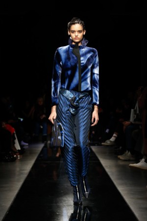 GIORGIO ARMANI Herbst/Winter 19/20 GIORGIO ARMANI FW19/20 Blauer Anzug