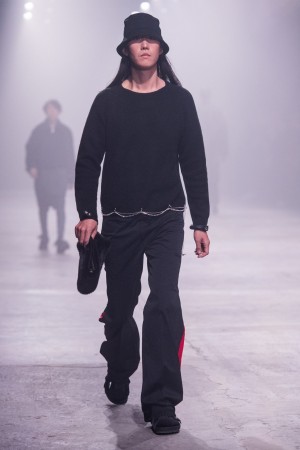 Birkenstock_x_Random_Identities
Credit: Giovanni Giannoni
Pitti Uomo 97 Look von Random Identities von Stefano Pilati. Piti Uomo 20