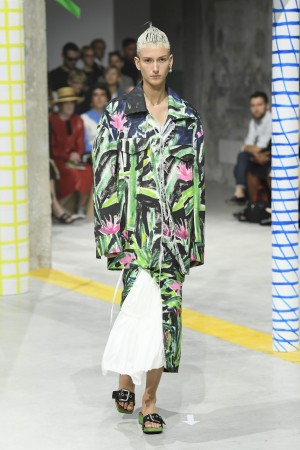 Marni Sommer 2020 Marni Sommer 2020 Look mit Blumen