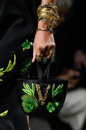 Versace Sommer 2020. Details Accessoires