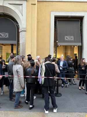 Menschenmenge während der Mailänder Möbelmesse.
Foto: Nikolas Feireiss